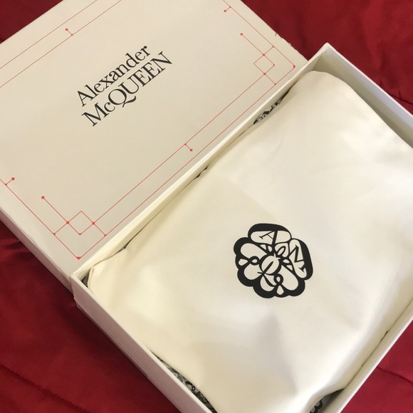 Alexander McQueen oversized sneaker - Picture 4 of 6